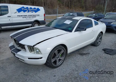 2007 Ford Mustang V6 Deluxe/V6 Premium z USA, uszkodzony, nr VIN 1ZVFT80N175212976